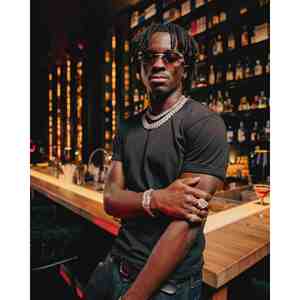 Bague en or 14 carats avec croix en moissanite - Product Image 6