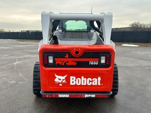 Chargeuse compacte sur pneus T650 haute performance, moteur fiable pour la construction et l'agriculture - Product Image 4