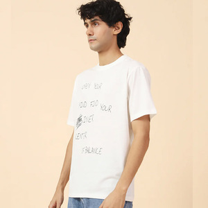 Camiseta de gran tamaño con logotipo personalizado de algodón 100% de alta calidad de fabricante OEM para camisetas de hombre con diseño de letras con estampado de hojaldre MOQ bajo - Product Image 2
