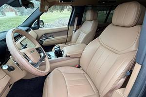 Range Rover P400 SE LWB AWD 2024, Turbo, Volant à Gauche, Automatique, Jantes R18, Intérieur Luxe Sombre, Faible Kilométrage, Prêt à l'Exportation - Product Image 6