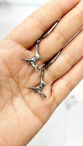 Colección de Pendientes de Plata de Ley Hechos a Mano al por Mayor – Diseños de Hoja de Ramas con Esmeralda y Rubí, Gazela Minimalista, Ángel con Circones - Product Image 4