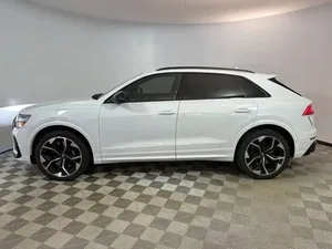 Audi RS Q8 2021 impecablemente limpio - Product Image 3