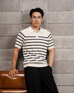 เสื้อเชิ้ตแขนสั้นลายทางถักแบบสบายๆ ระบายอากาศได้ดีสำหรับผู้ชาย ผลิตโดย Routine เวียดนาม - Product Image 1