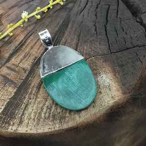 Nouveau pendentif en pierres précieuses malachite classique fait à la main en argent 925 bijoux fins avec breloques estampillées pour enfants - Product Image 3