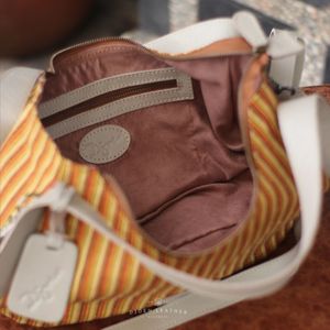 Elégant sac à bandoulière en cuir rayé fait main Best Seller avec accent traditionnel Elégant et intemporel Sac tendance pour femme - Product Image 6