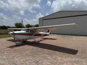 Avion Cessna 172M avec Moteur de 180 CV Construction en Fibre de Carbone et Plastique - Product Image 6