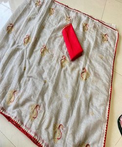 Vibrante Festival Saree de algodón con seda Precio al por mayor Ropa de fiesta para celebrar festividades con alegría y color - Product Image 2