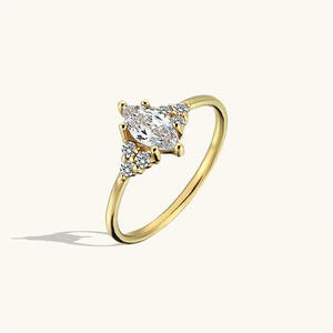 Anillo de Compromiso de Plata de Ley 925 con Incrustaciones de Moissanita de Corte Brillante, Diseño Clásico para Mujer, Chapado en Oro - Product Image 1