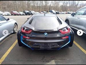 บีเอ็มดับเบิลยู i8 2 ประตู คูเป้ ขับเคลื่อนสี่ล้อ ปี 2019 สภาพดี ใช้งานน้อย - Product Image 2