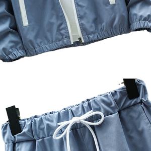 ชุดวอร์มพิมพ์ลายผ้าฝ้าย 100% สำหรับผู้ชาย ชุดลำลองสองชิ้น เสื้อฮู้ดดี้และกางเกงจ็อกเกอร์ รับทำโลโก้ตามสั่ง ขายส่ง ผู้ผลิต OEM เสื้อผ้าสตรีทแวร์ - Product Image 2