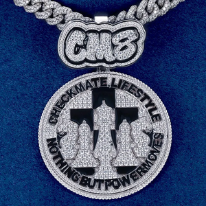Colgante de Ajedrez Personalizado Iced Out de Plata 925 con Diamante Moissanita VVS, Diseño de Rey de Ajedrez Estilo Hip Hop, Colgante de Lujo y Destacado - Product Image 1