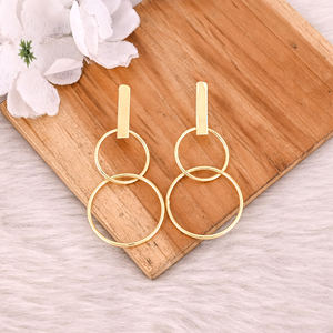 Vente en gros de 25 paires de boucles d'oreilles rondes en laiton plaqué or jaune, cadeau unique, bohème, bijoux faits à la main, boucles d'oreilles de mode - Product Image 2