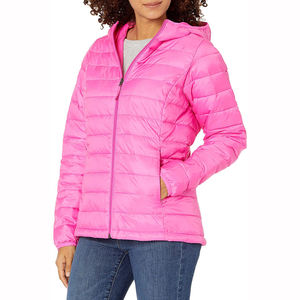 Chaqueta de Invierno Acolchada para Mujer, Estilo Urbano, Transpirable, Ecológica, Resistente al Viento, con Logotipo Personalizado, Tejido Sólido - Product Image 1