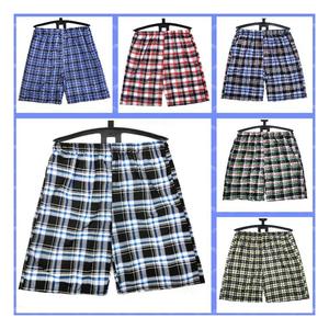 Calzoncillos bóxer de algodón para hombre con patrón de cuadros suaves y transpirables, tela de punto ligera y duradera para ropa de dormir y de salón - Product Image 1