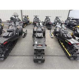 Ski-Doo Summit Adrenaline Edge Package 850 E-TEC 165 H_Alt Powder 3.0 Noir 2026 – Équipement de ski d'hiver antidérapant pour motoneige - Product Image 3