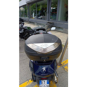 Vehículo Motorizado de Pasajeros Metropolis 400 con Carrocería Cerrada - Product Image 4