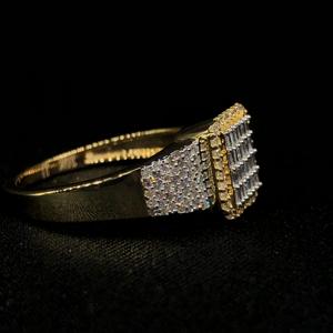 Impresionante anillo de diamantes para fiestas Elegancia en cada detalle con brillo Baguette y perfección pavimentada para un aspecto atemporal - Product Image 2