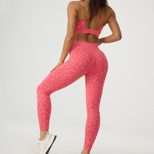 Los mejores nuevos productos Conjunto de entrenamiento Ropa de mujer Ropa activa Gimnasio Fitness Leggings sin costuras Conjunto de yoga con alta calidad - Product Image 2