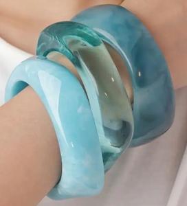 Brazaletes de Resina Impermeables Hechos a Mano de Primera Calidad para Mujer, Acabado Brillante, Diseño Único, Joyería de Moda, Colores Personalizados para el Estilo Diario - Product Image 4