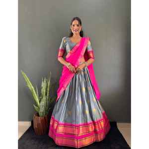 เปิดตัวชุดเลเฮนกาโชลีสำหรับงานเทศกาลใหม่ พร้อมผ้าดูปัตตา ผ้าฝ้าย แต่งขอบกว้าง งานทอประณีต ทันสมัย ใส่ได้ทุกฤดู - Product Image 1