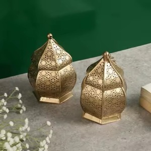 Farol Decorativo Metálico Dorado para Bodas, Farol Marroquí Hecho a Mano, Farol Colgante para Velas - Product Image 5