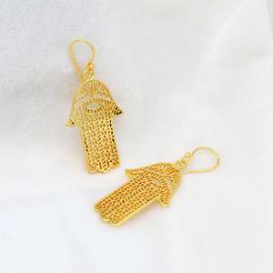 Boucles d'oreilles pendantes en laiton plaqué or 18 carats, motif œil protecteur Hamza, bijoux tribaux religieux en gros pour femmes - Product Image 4