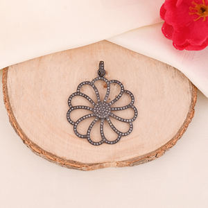 Colgante de Flores de Diseño para Mujer, Plata de Ley 925, Chapado en Rodio Negro, Diamantes Pavé, Estilo Vintage, Tamaño de 35 mm, Gemas Rojas de Montaña - Product Image 1