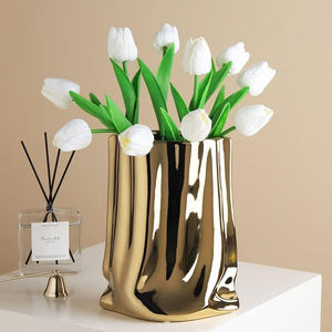 Vase à fleurs en métal au design moderne poli miroir Décoration intérieure luxueuse pour de superbes compositions florales - Product Image 3