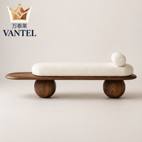Banc de fin de lit moderne en tissu rembourré pour chambre à coucher, ottoman pour appartement, mobilier de chambre d'hôtes