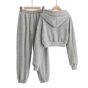 Alta calidad 2025 Crop Top Jogger Sweat Suit Dos piezas Sudaderas con capucha Traje Pantalones Conjunto Jogging Chándal Mujer Chándal - Product Image 2