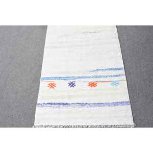 Alfombra de 2.1x8.9 pies, Alfombra Turca Kilim, Alfombra Vintage de Lana Blanca Ombré - Product Image 4