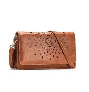 Bolso cruzado de cuero genuino para mujer con patrón floral en relieve Bolso de hombro de cuero estampado elegante Bolso de regalo - Product Image 5