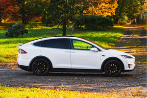 Asequible para Conducir - USADO, Volante a la Izquierda |   Volante a la derecha |   TESLA MODEL X P100D 2018 con 26 mil millas - Product Image 2