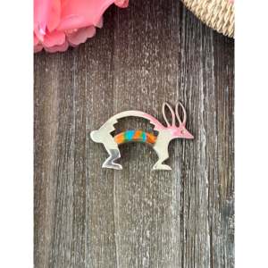 Broche Élégante en Argent Sterling Incrustée de Pierres Multicolores Navajo et Motif Lapin - Product Image 1