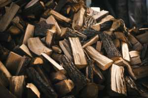 Bois de chauffage de pin séché au four de bonne qualité/bois d'acacia et bûches de bois de chauffage de chêne au prix d'usine - Product Image 6