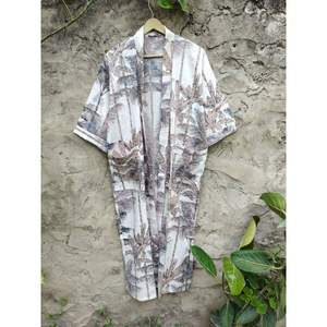 Kimono suave de algodón orgánico 100% con patrón Floral con cierre de cordón y cuello en V de longitud completa de verano para mujer - Product Image 3