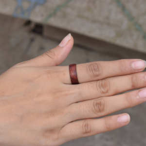 Bague de fiançailles ronde en bois naturel de haute qualité bagues en bois à la mode pour elle pour anniversaire et fête bijoux de mode - Product Image 4