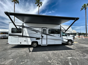 1FDXE4FN8RDD30710 Usado 2025 Clase C RV Camper Autocaravana con cocina completa, baño y espacio para dormir para 6 pasajeros - Product Image 3