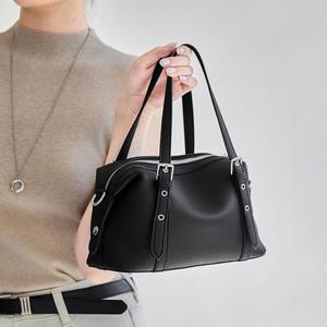 <span class=keywords><strong>กระเป๋า</strong></span>ถือบอสตันสีเทา<span class=keywords><strong>ช้าง</strong></span>สุดหรู หนังลายเม็ดพรีเมียม พร้อมสายสะพายปรับระดับได้ <span class=keywords><strong>กระเป๋า</strong></span>โท้ทดีไซน์สวยสง่าสำหรับสุภาพสตรี - Product Image 4