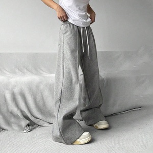 Pantalones acampanados de último diseñador 2025, pantalones de chándal para correr para hombre, pantalones de chándal informales sueltos lisos de gran tamaño personalizados para hombre, pantalones de chándal de lana pesada - Product Image 2
