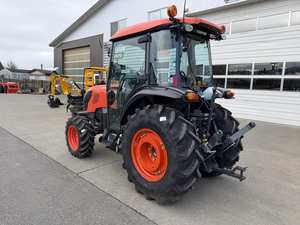 Tractor Kubota M4N-071HDC12 4WD 2025: Diseño Compacto de 71 HP con Potencia y Precisión Avanzadas - Product Image 6