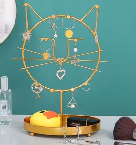 Support à bijoux en métal avec design rotatif et affichage multi-crochets, parfait pour organiser les bijoux sur le dessus de la table - Product Image 4