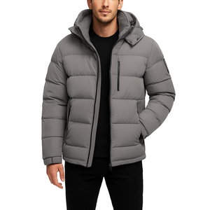 Chaqueta Acolchada Premium para Hombre al por Mayor, Servicio OEM, Estilo Urbano Personalizado, Cuello con Capucha, Cierre Frontal con Logotipo, Ecológica - Product Image 1