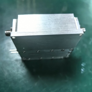 התאם אישית את טווח התדרים 9K-40GHz 10W מגבר אותות RF מודול UAV 18-40GHz10W מודול מגבר כוח גלי GaN עבור מערכת Fpv - Product Image 2
