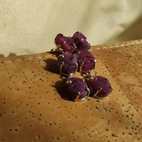 Pendientes Colgantes Minimalistas de Plata de Ley 925, Joyería Artesanal Boho, Rubí Natural Rojo con Baño de Oro