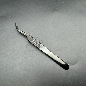 Pinzas de extensión de pestañas con logotipo personalizado de agarre fuerte de acero japonés sostenible de Plasma negro, pinzas de aislamiento probadas a mano - Product Image 6