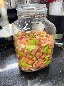 Goyave rose en conserve de qualité supérieure au sirop pour les acheteurs mondiaux et les importateurs de fruits - Product Image 3