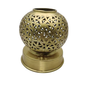 Support de bougie en cristal perlé, finition brillante, candélabre, bougie pilier, centre de table artisanal, porte-bougie, porte-bougie - Product Image 3