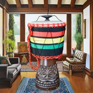 Djembé traditionnel en bois décoré de cordes en tissu multicolores SOLOBEAT, nouveau modèle, percussion musicale africaine - Product Image 1