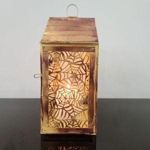Linterna de Metal decorativa con telaraña hecha a mano, forma de cabaña duradera con portavelas, linterna de vela Premium - Product Image 4